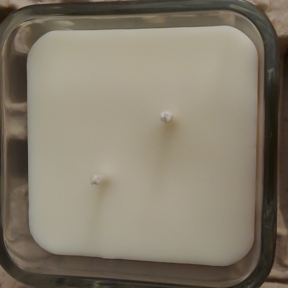 Yankee Candle Blooming Cotton Flower 19.5oz 2-wick Elevation jar - Picture 3 of 5